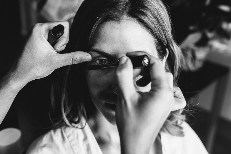 Detalle del maquillaje de la novia